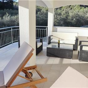 6 Bedroom Beachfront Villa with Heated Pool near Vela Luka on Korcula Island, Sleep 12